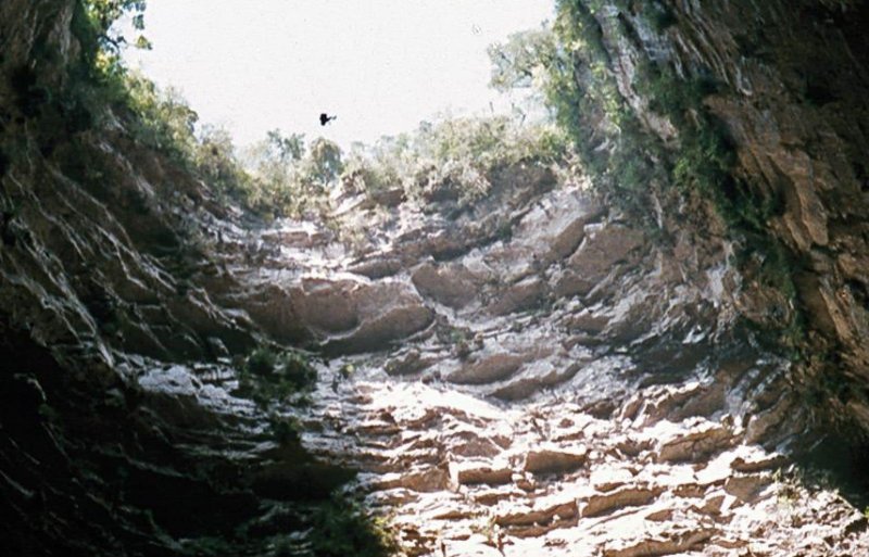 Бушманс Хоул пещера