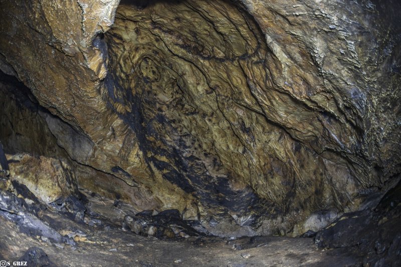 Фото пещера на острове