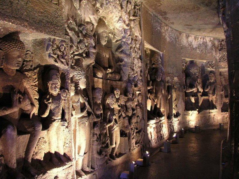 Пещерные храмы Аджанты