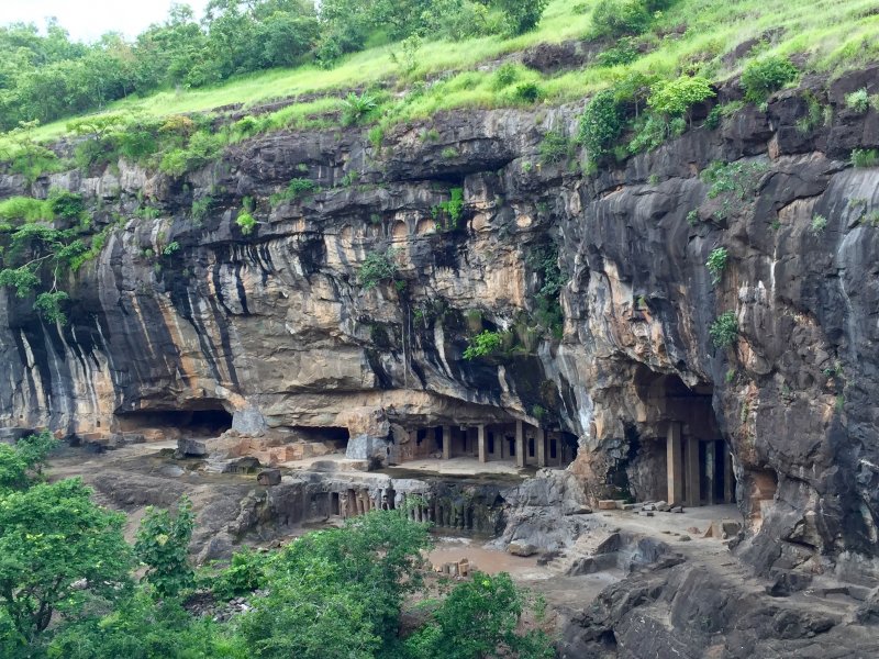 Пещерный храм в Аджанте в Индии 6 7