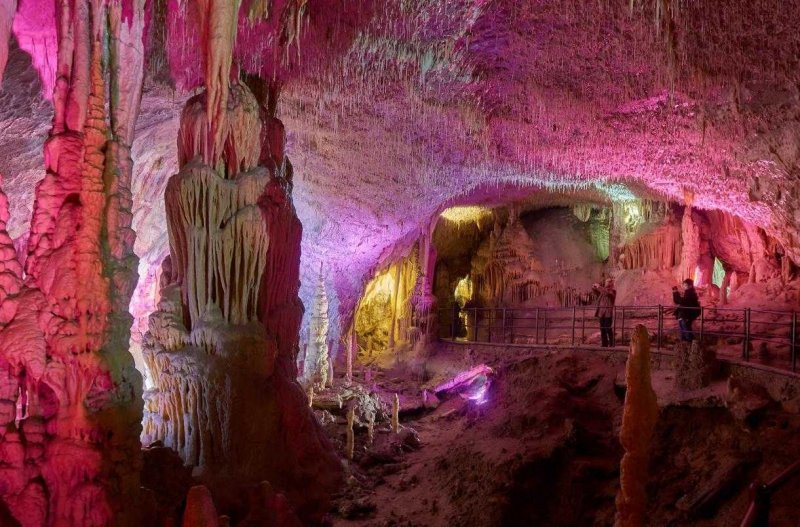 Пещера Постойна Словения