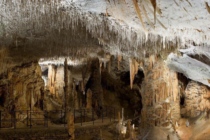 Пещера Урал сталактиты