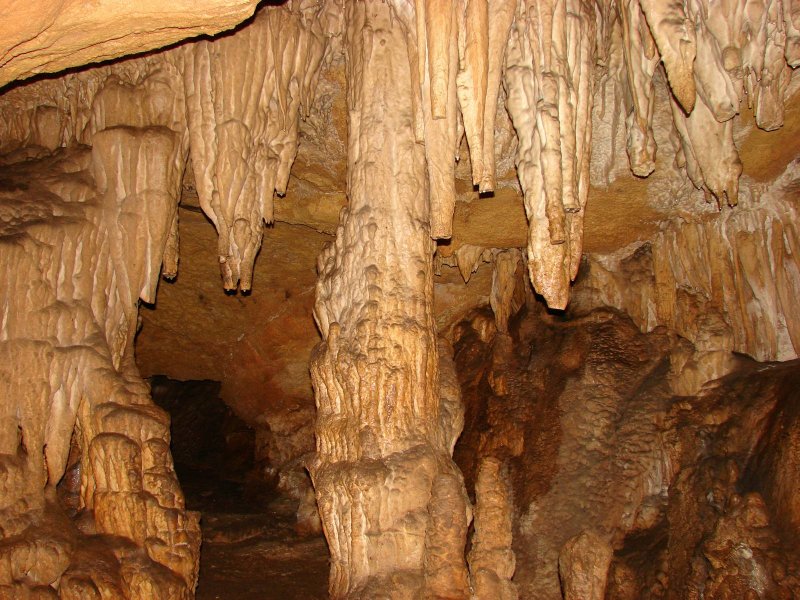 Карстовые пещеры (Улсинский карстовый массив)