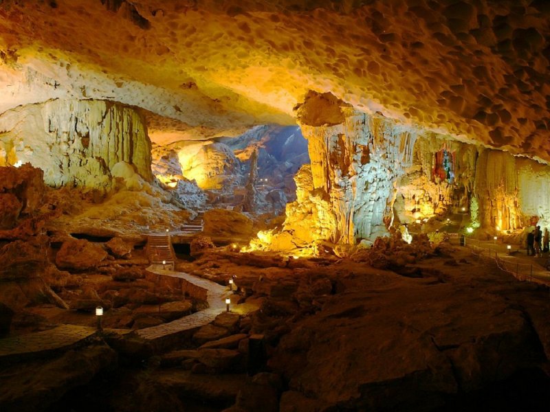 Пещера Мольнара Яноша с термальным озером