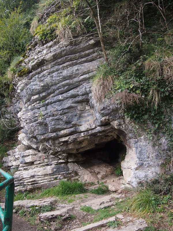 Пещера в Скайпарке Сочи