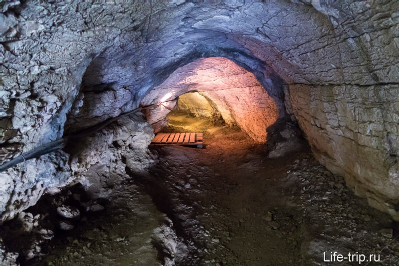 Ахштырская пещера жили неандертальцы