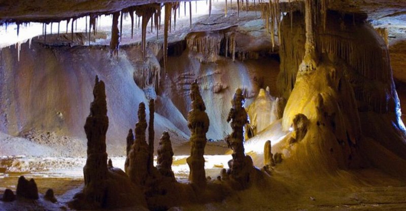 Мраморная пещера (Крым, массив Чатыр-Даг)