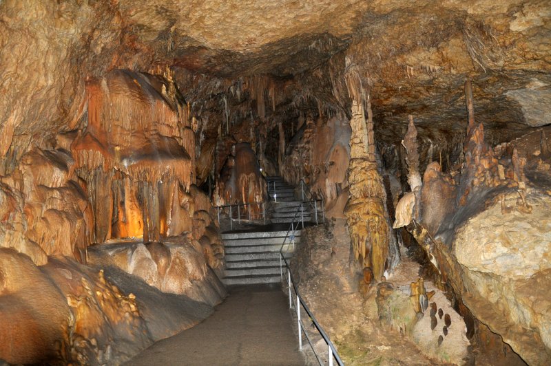 Мармурова печера мраморное