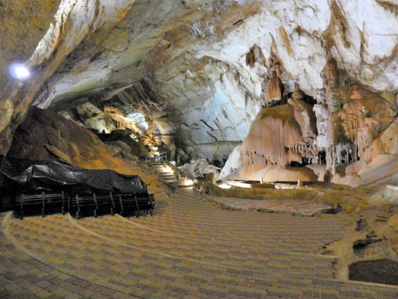 Мраморная пещера Крым сталактиты