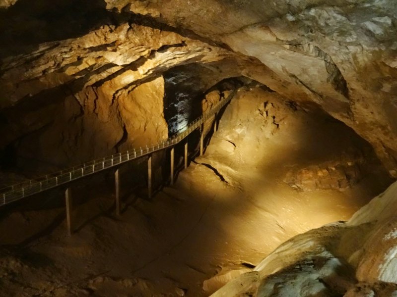 Жан Бернар пещера