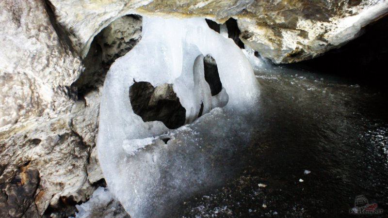 Ледяная пещера в Башкирии в Архангельском районе
