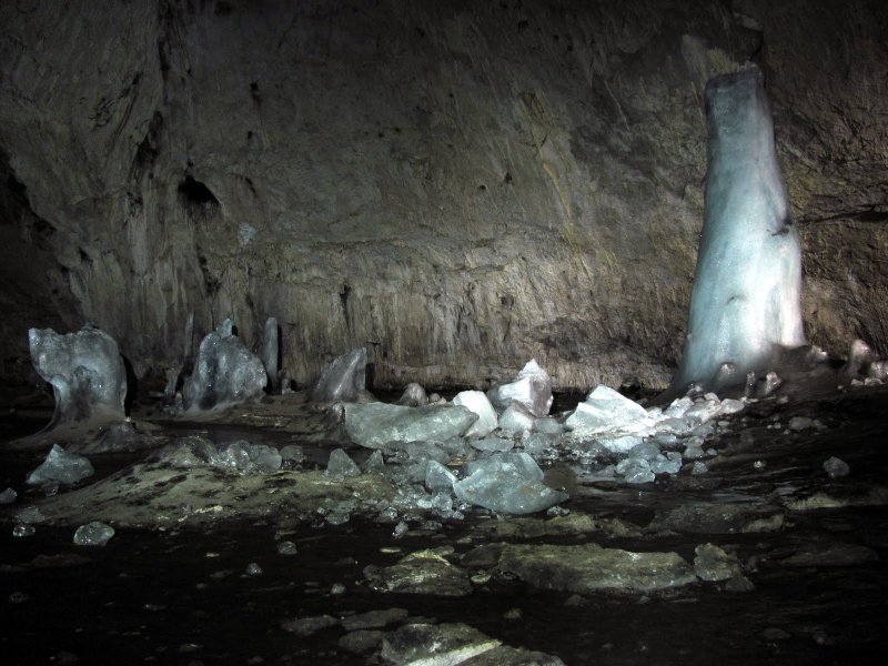 Аскинская пещера-ледник в Башкирии