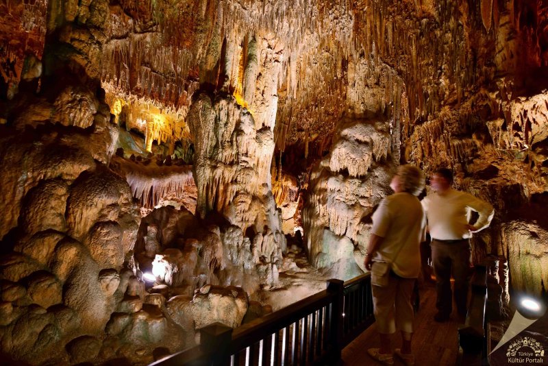 Пещера Дамлаташ в Алании