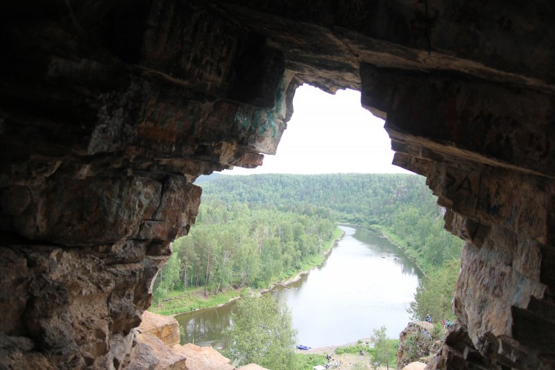 Идрисовская пещера на реке Юрюзань