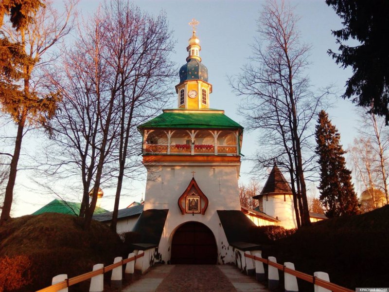 Успенский собор Псково-Печерского монастыря внутри