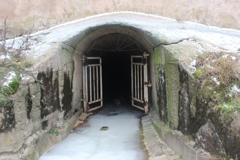 Успенский пещерный храм Псково-Печерского монастыря