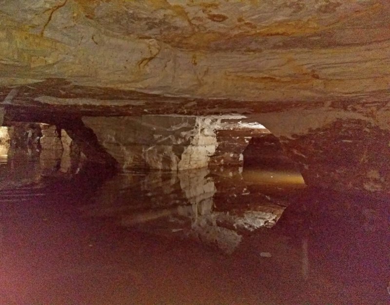 Саблинские пещеры озеро