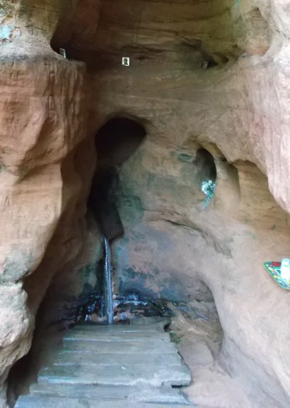 Саблинские пещеры озеро