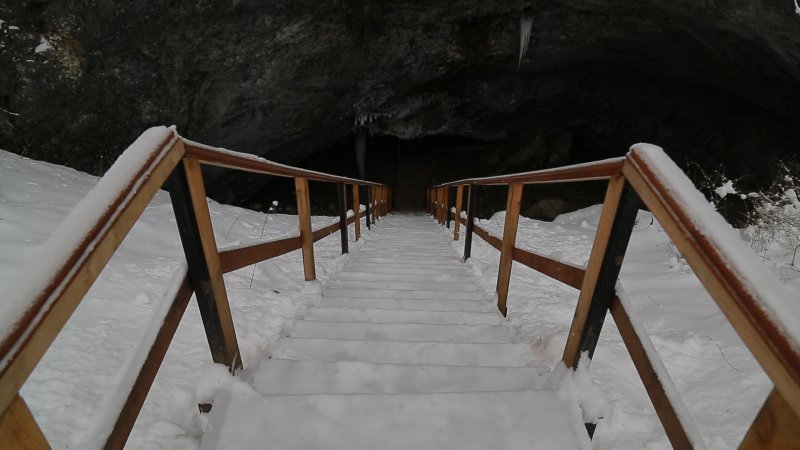 Вертолетная пещера в Башкирии зимой