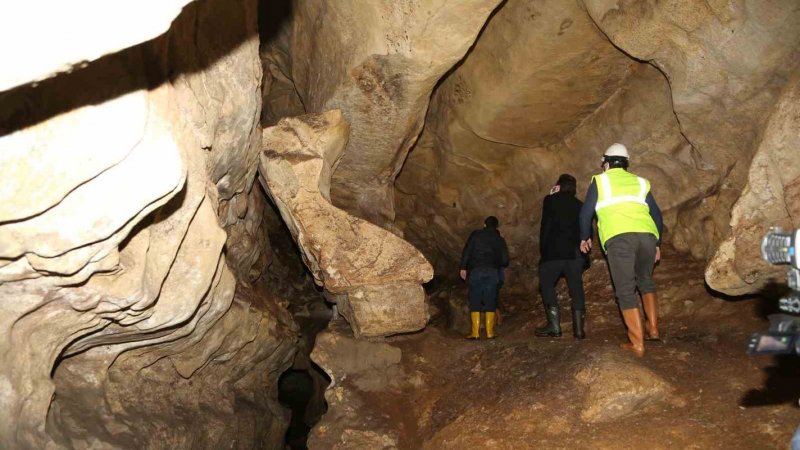 Вертолетная пещера в Башкирии иней