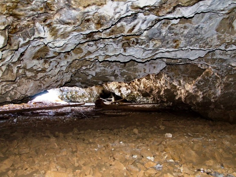 Таежная пещера
