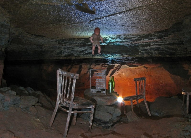 Левобережная пещера в Саблино