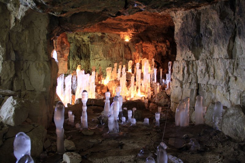 Пещерные катакомбы