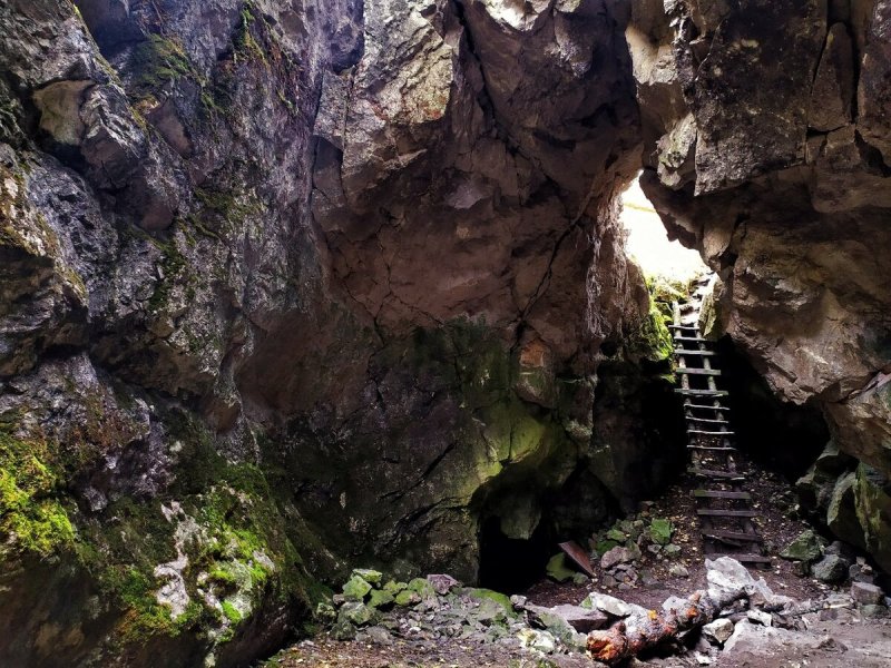 Пещера черного дьявола в Хакасии