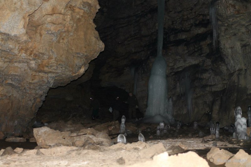 Пещера Леднева