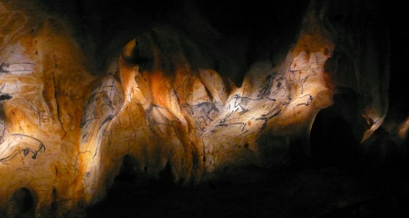 Пещера Эль Кастильо галерея рук