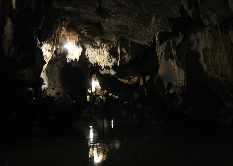 Пещера Антекера внутри