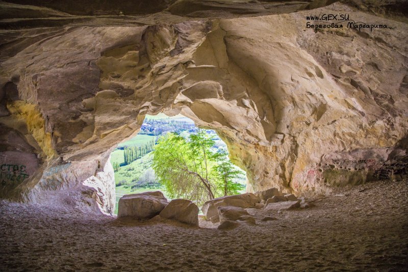 Белая скала пещера Алтын тешик
