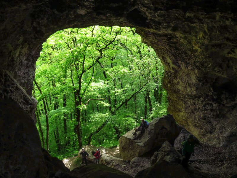 Пещера сквозная Хаджох