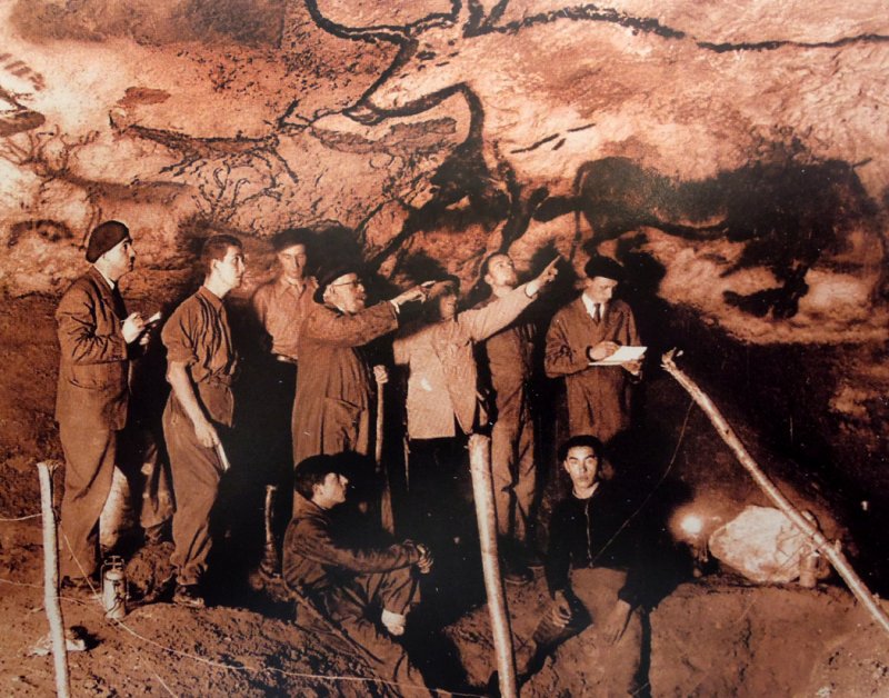 Пещера Альтамира с туристами