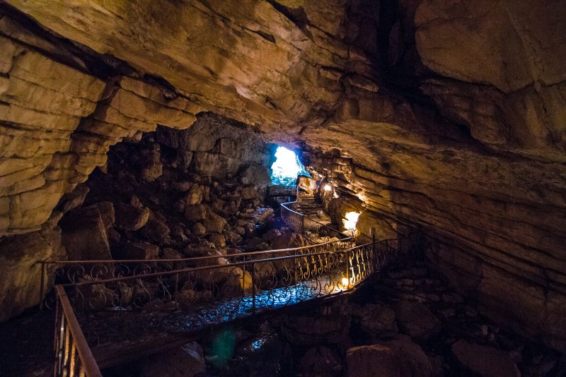 Воронцовские пещеры в Сочи лабиринтовая