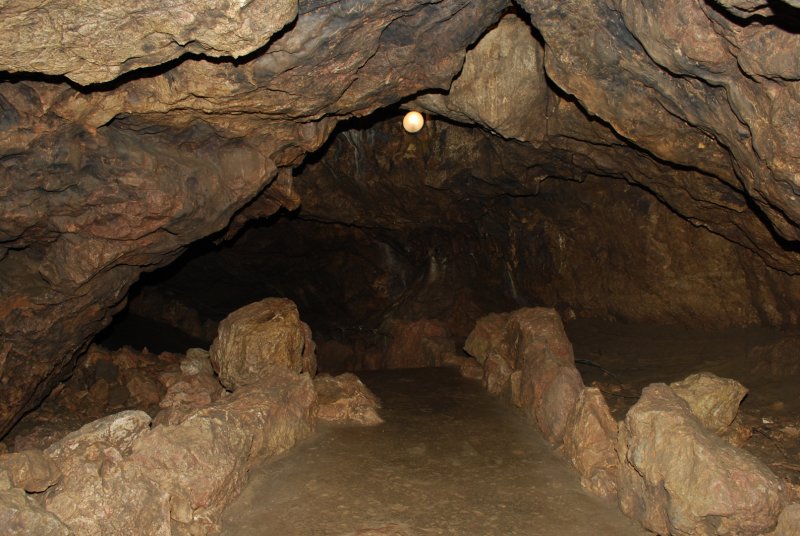 Пещера внутри