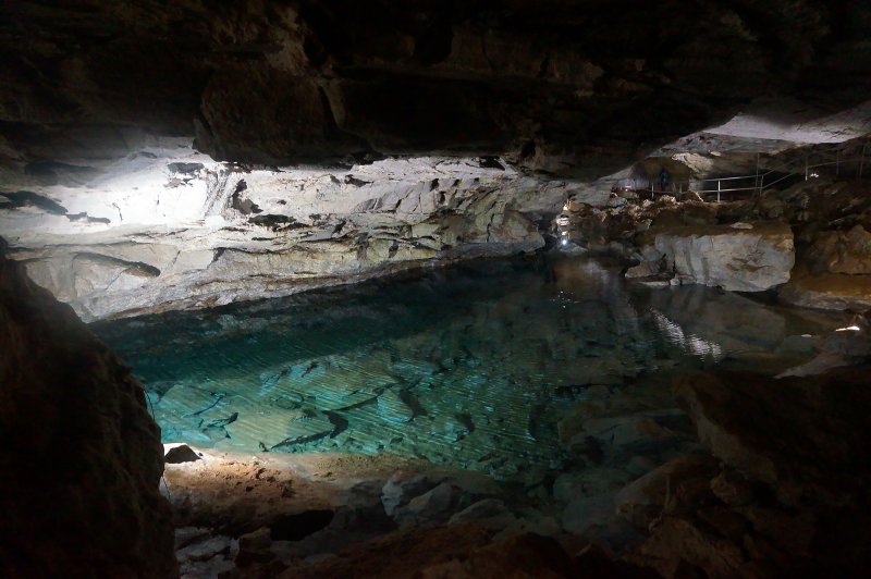 Полярный грот Кунгурской пещеры