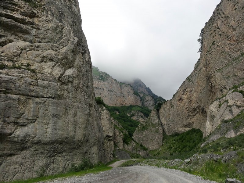 Геналдонское ущелье, храм Северная Осетия