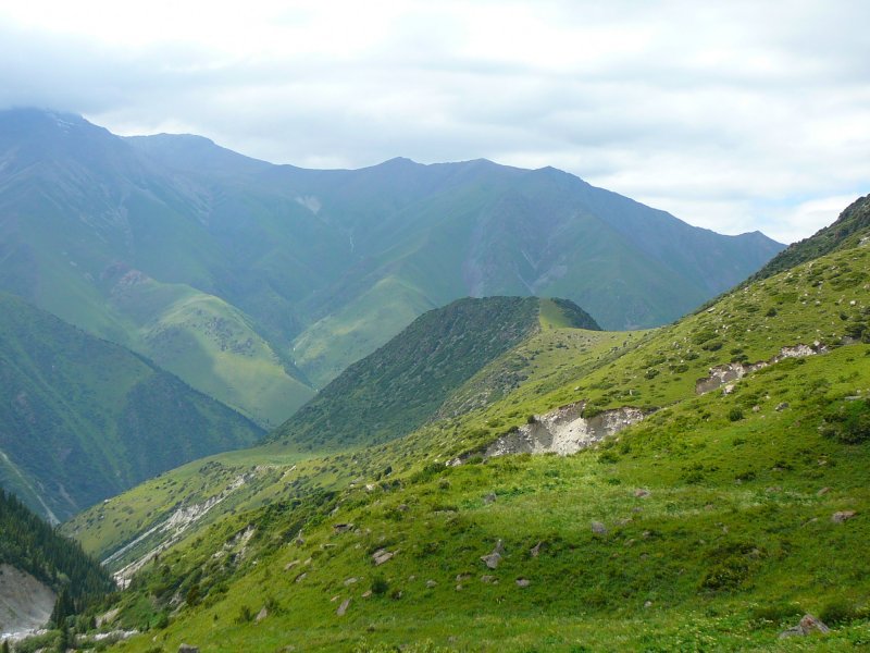 Горы Киргизии Аларчинское ущелье