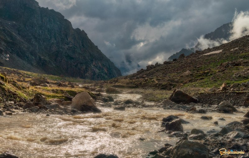 Река Пяндж в Таджикистане