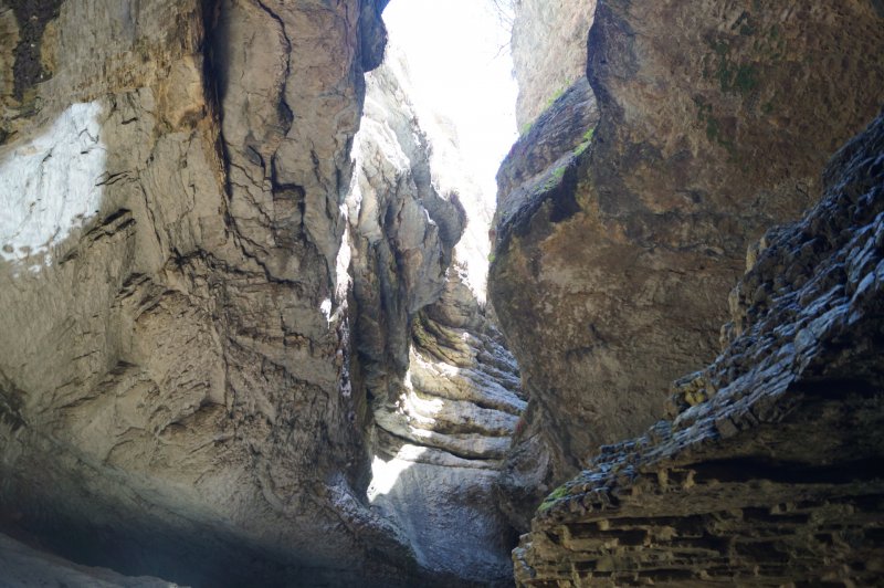 Атласские пещеры в Дагестане