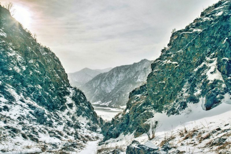Узкое ущелье Кавказ каньон