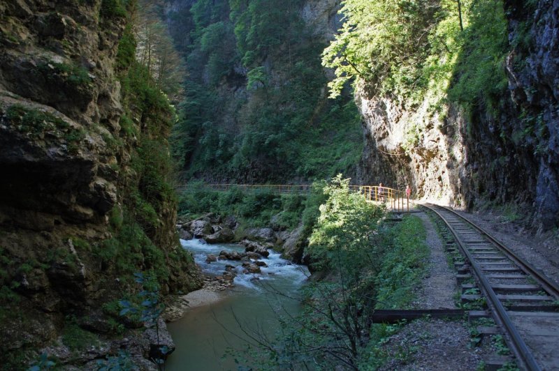Хуламо-Безенгийское ущелье