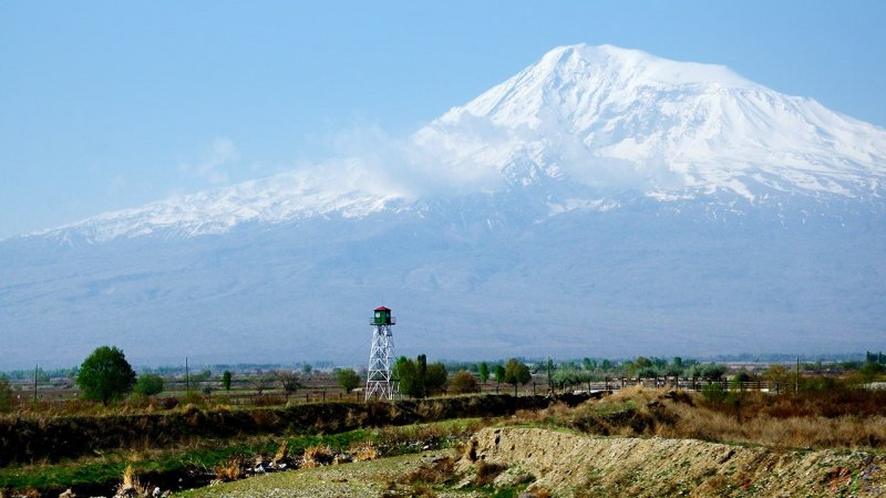 Гора Арарат из Турции