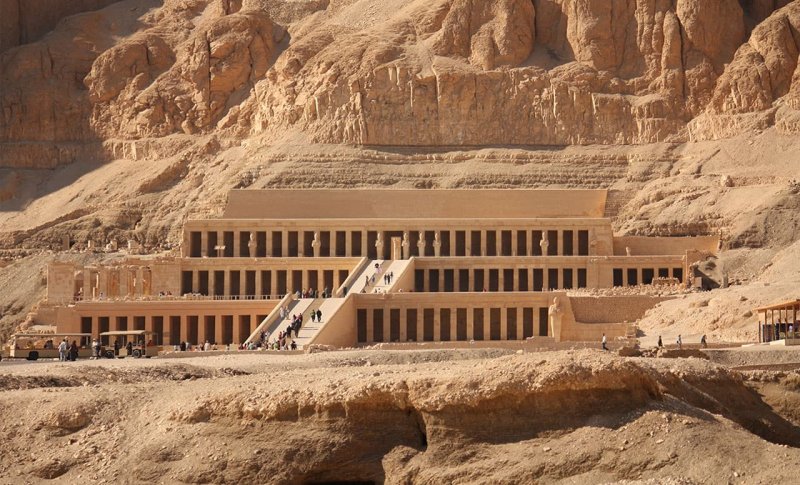 Храм царицы Хатшепсут в Дейр-Эль-бахри