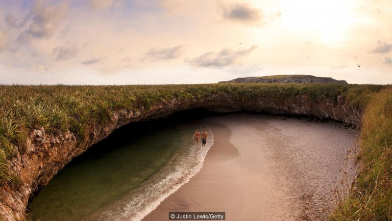 Фантастический скрытый пляж любви на островах Мариета в Мексике