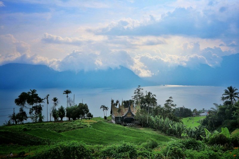 Суматра озеро