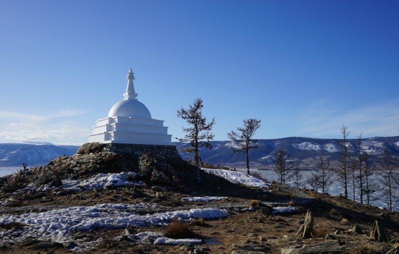 Буддийская ступа остров Огой зима