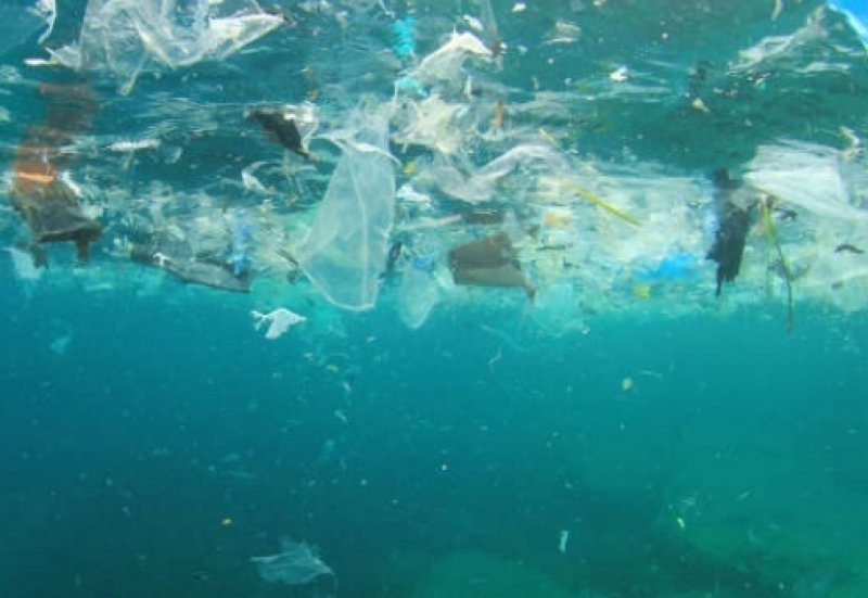 Пластик в мировом океане из космоса