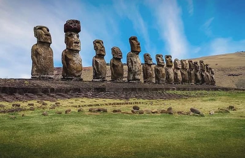 Каменные статуи острова Пасхи